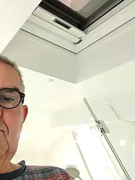 Oldmenhot66 online show from October 8, 2025, 4:58 am