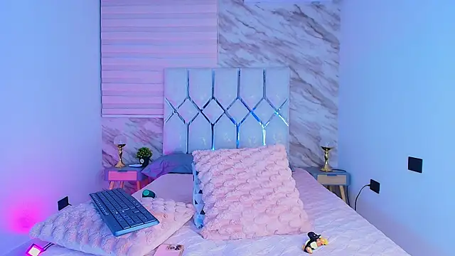 collet 1 online show from January 16, 2026, 12:09 pm