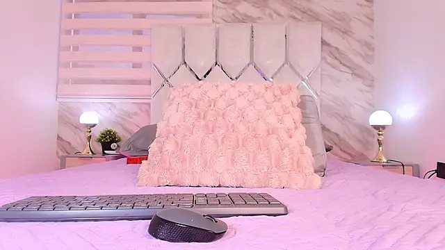 collet 1 online show from November 25, 2025, 11:54 am