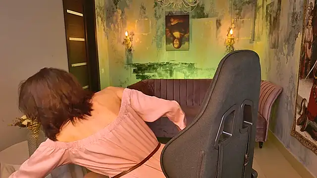 Snapshot of UnaTerra chatting on September 28, 2025, 5:58 am UnaTerra online show from September 28, 2025, 5:58 am