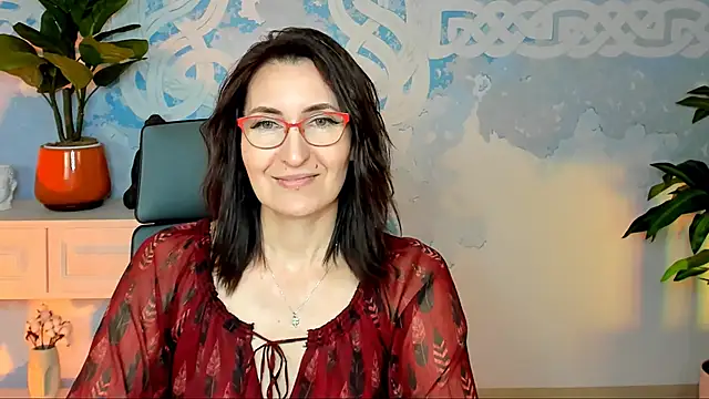 Snapshot of UnaTerra chatting on October 18, 2025, 5:31 am UnaTerra online show from October 18, 2025, 5:31 am