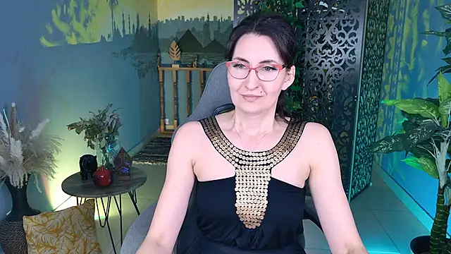 Snapshot of UnaTerra chatting on November 10, 2025, 9:25 am UnaTerra online show from November 10, 2025, 9:25 am