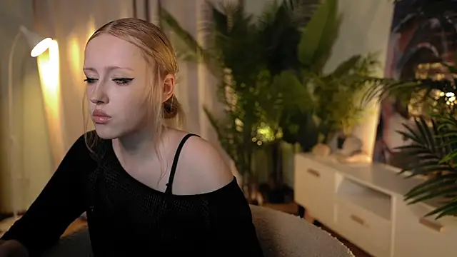 rosy petal online show from September 8, 2025, 8:19 pm