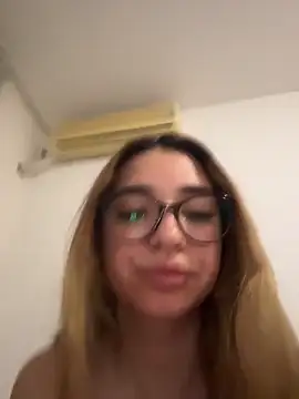 ItalianGirl online show from March 30, 2026, 5:47 pm