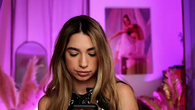 Snapshot of ItalianGirl chatting on May 7, 2026, 7:39 pm ItalianGirl online show from May 7, 2026, 7:39 pm