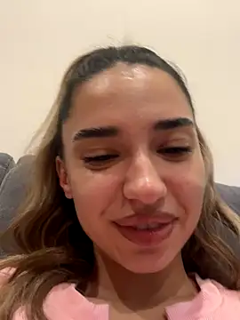 ItalianGirl online show from October 24, 2025, 8:08 pm