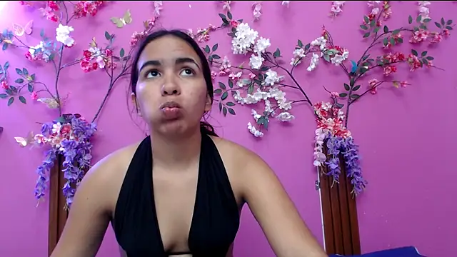 skinnysofia18 online show from June 4, 2026, 2:00 pm