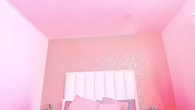 KaylieBrooks online show from April 7, 2026, 1:35 pm