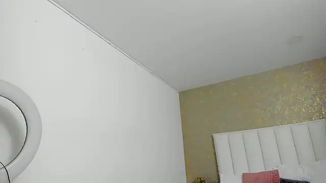 KaylieBrooks online show from September 14, 2025, 2:28 pm