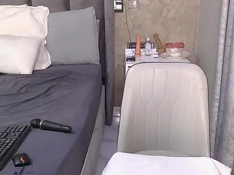 Sultry Booty online show from November 26, 2025, 2:33 am