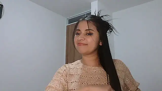 ValerieLove  online show from January 7, 2026, 10:48 pm