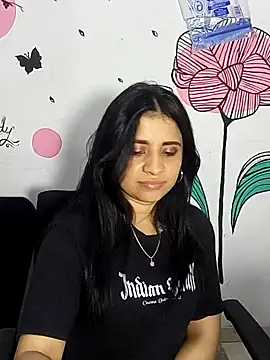 ValerieLove  online show from October 18, 2025, 7:43 am