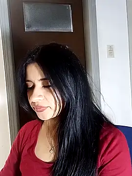 ValerieLove  online show from September 27, 2025, 7:31 pm