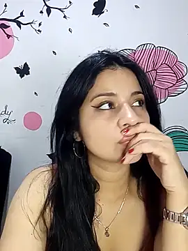 ValerieLove  online show from September 21, 2025, 7:30 pm