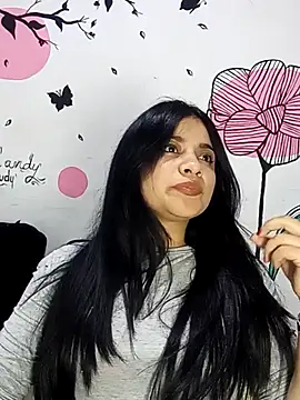 ValerieLove  online show from September 24, 2025, 8:26 pm