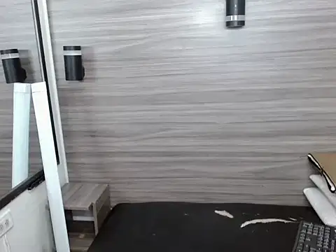 Penelopee Rouse online show from December 17, 2025, 7:52 pm