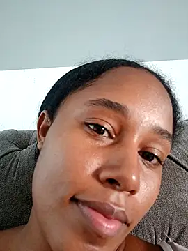 MoniqueMulberry online show from November 7, 2025, 8:02 pm