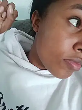 MoniqueMulberry online show from October 30, 2025, 7:33 pm