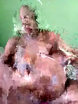 BeautyQueenX22 online show from January 12, 2026, 10:33 am