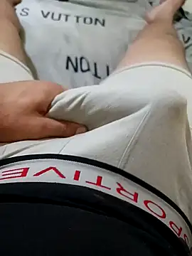 anis3g4 online show from September 28, 2025, 3:19 pm