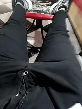 anis3g4 online show from November 4, 2025, 12:31 pm