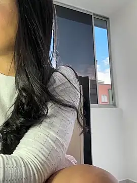 Paulaboterom online show from October 21, 2025, 5:12 pm