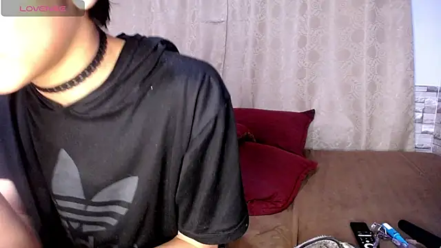 DaraKat18 online show from November 26, 2025, 9:04 pm