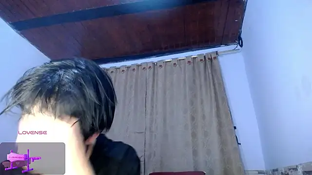 DaraKat18 online show from November 14, 2025, 10:13 pm