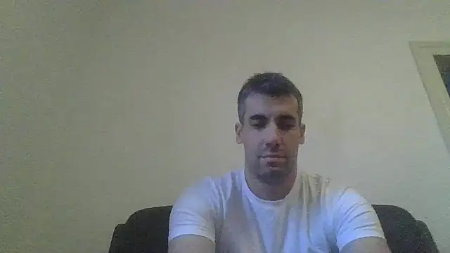 JulioIsHere4you online show from October 12, 2025, 3:24 pm