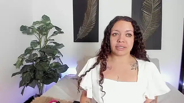 RubyStrong online show from October 3, 2025, 12:17 pm