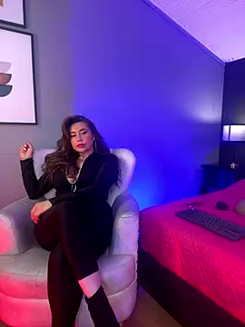 Samantha Milf   online show from September 25, 2025, 7:53 pm