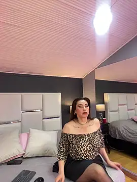 Samantha Milf   online show from October 1, 2025, 8:35 pm