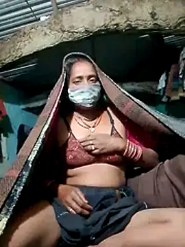 CUTE-004 online show from November 18, 2025, 3:59 pm