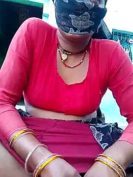 Snapshot of CUTE-004 chatting on May 30, 2026, 1:06 pm CUTE-004 online show from May 30, 2026, 1:06 pm