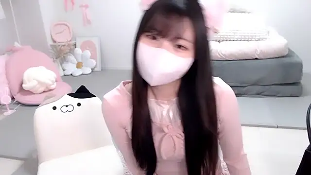 Snapshot of moka-neko chatting on November 19, 2025, 5:13 pm moka-neko online show from November 19, 2025, 5:13 pm