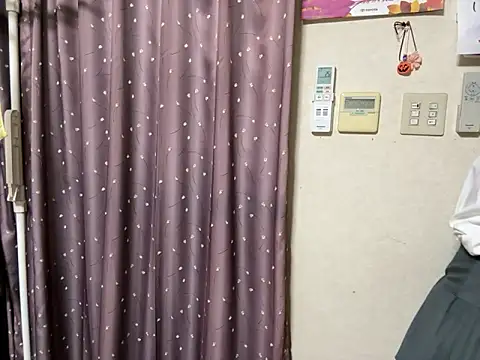 rafachama lvlv online show from October 7, 2025, 5:25 pm