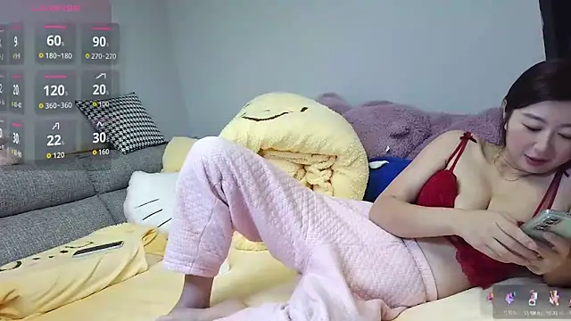 Snapshot of Diva_VVN chatting on December 22, 2025, 5:51 am Diva VVN online show from December 22, 2025, 5:51 am