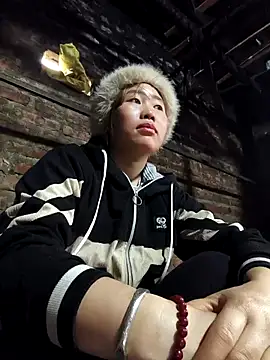 Snapshot of siki-00 chatting on January 6, 2026, 1:31 am siki-00 online show from January 6, 2026, 1:31 am