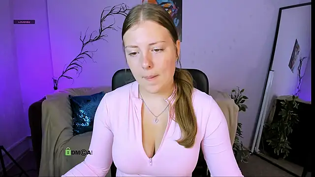 melani bumm online show from October 17, 2025, 5:55 am