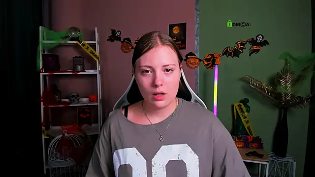 melani bumm online show from October 21, 2025, 5:51 am