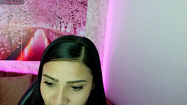 Snapshot of Ariannaa_m chatting on November 7, 2025, 7:07 pm Ariannaa m online show from November 7, 2025, 7:07 pm