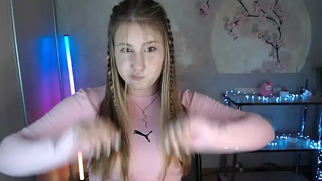 Snapshot of Milka_kamila chatting on July 13, 2026, 12:48 pm Milka kamila online show from July 13, 2026, 12:48 pm