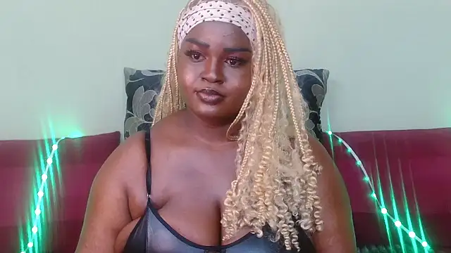 Snapshot of Treasurexmellom chatting on November 29, 2025, 2:23 am Treasurexmellom online show from November 29, 2025, 2:23 am