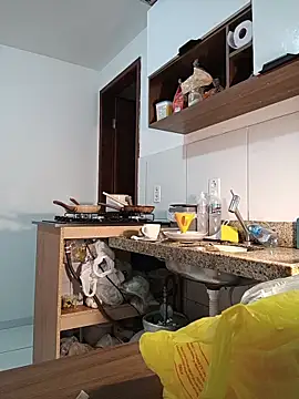 ApenasLys online show from November 18, 2025, 7:28 pm