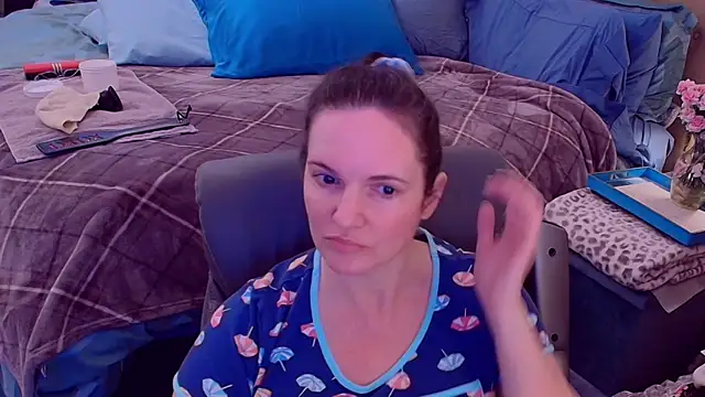 ninajaymes online show from September 15, 2025, 9:37 pm