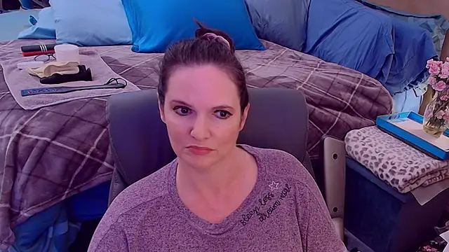 ninajaymes online show from September 22, 2025, 9:43 pm