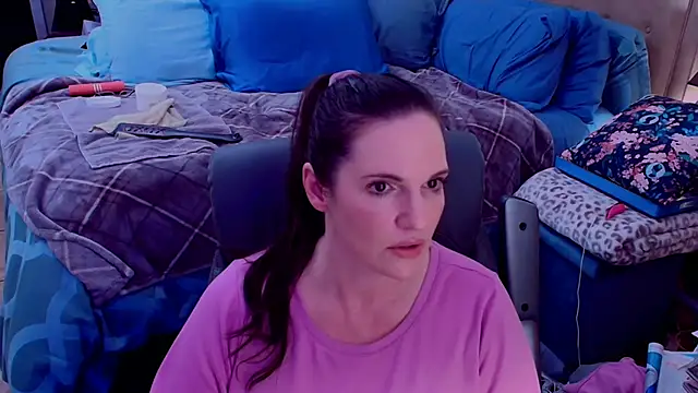 ninajaymes online show from April 7, 2026, 1:02 pm