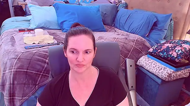 ninajaymes online show from February 12, 2026, 7:35 pm