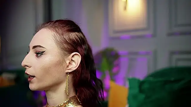 SaraiAngel online show from November 12, 2025, 9:07 pm