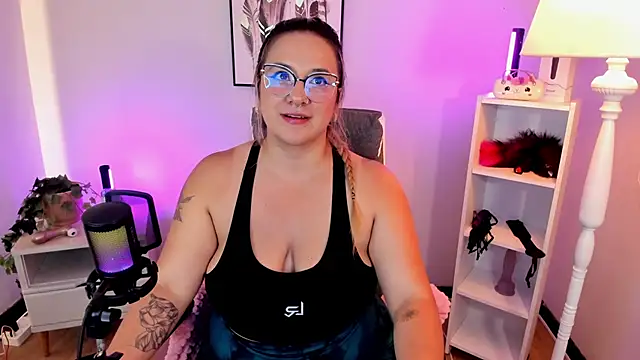 Snapshot of hollie_joliie chatting on March 29, 2026, 2:41 pm hollie joliie online show from March 29, 2026, 2:41 pm